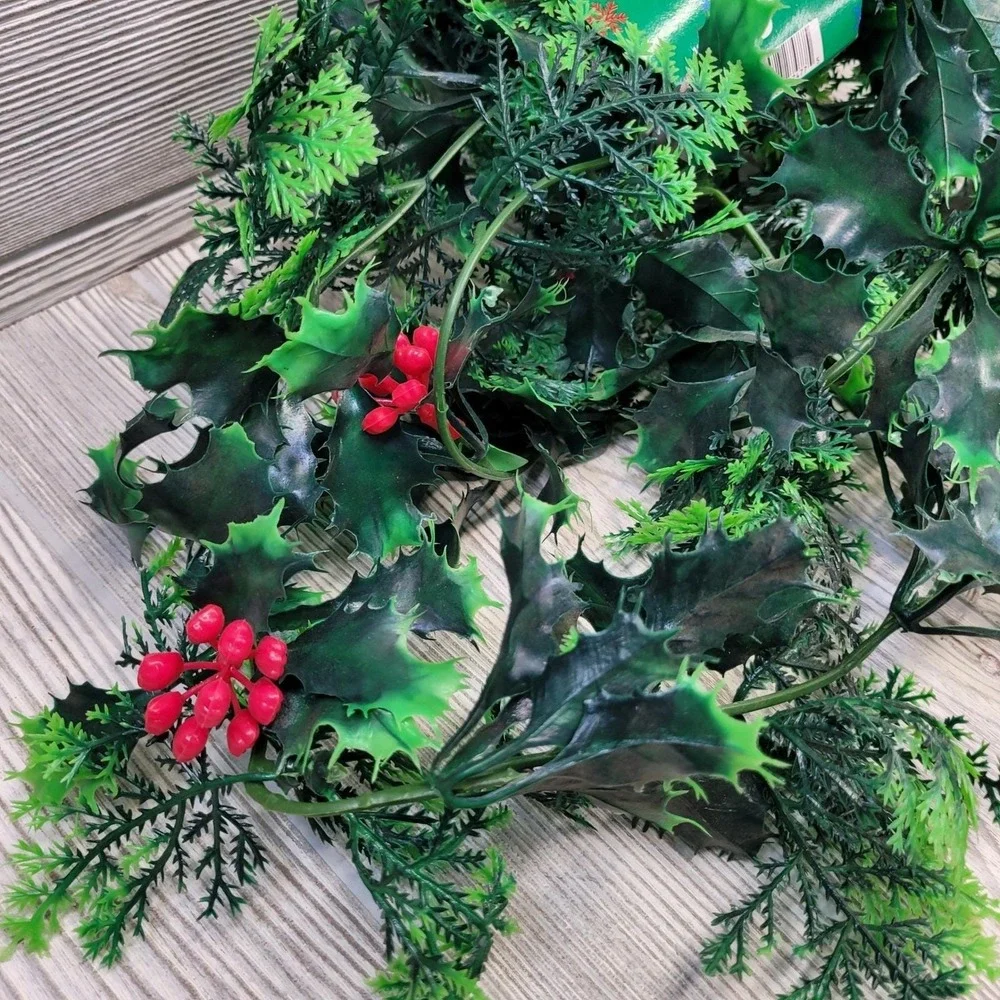 Holiday Spirit Christmas Garland 9ft Greenery Vintage 1993‎ Holly Berry Deluxe